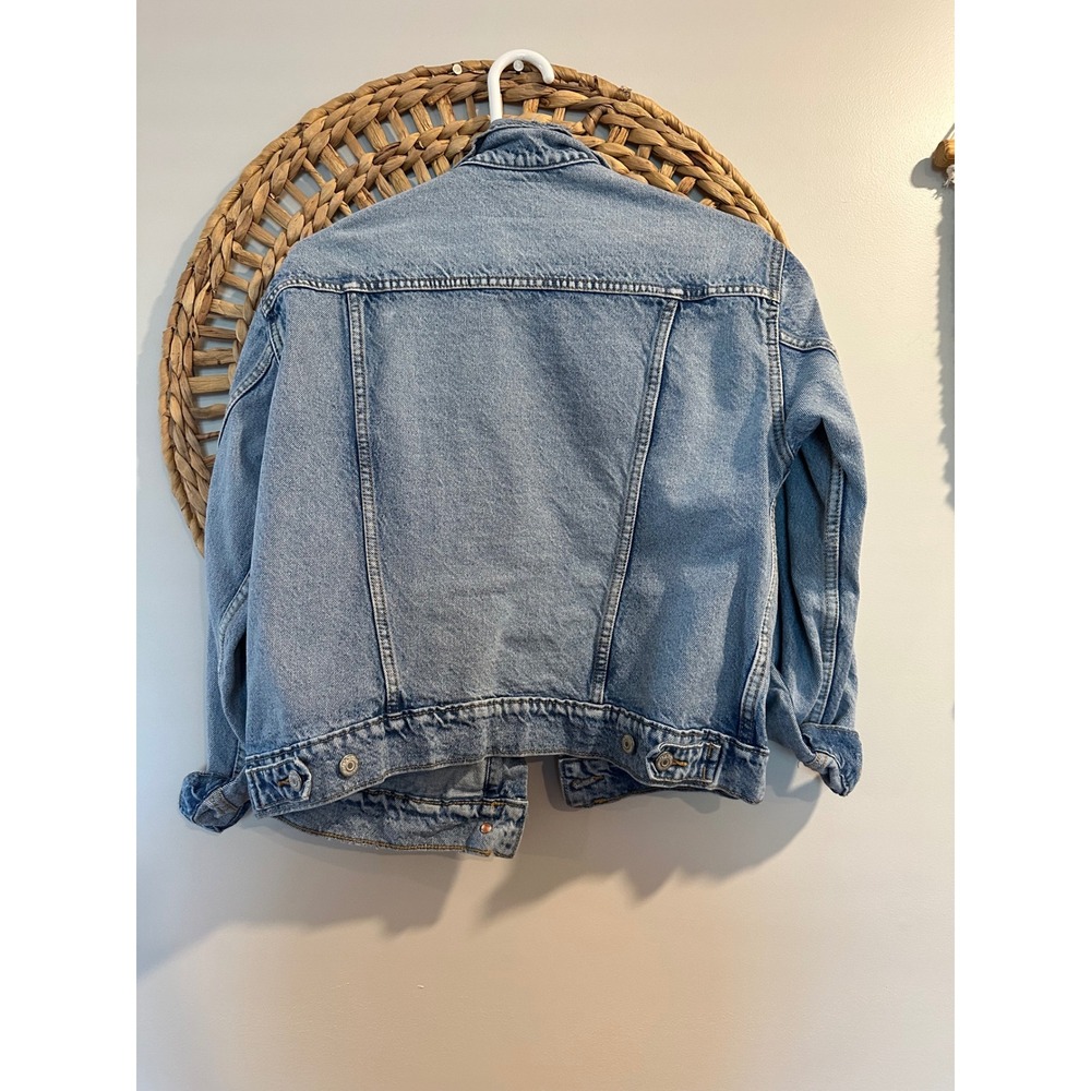 Old Navy Womens Distressed Light Wash Denim Trucker Jacket Blue Small - Picture 3 of 5